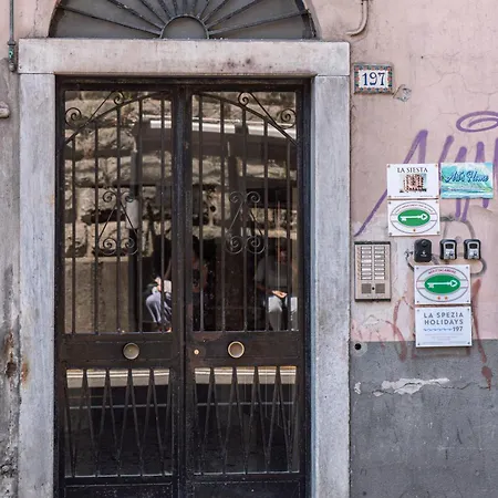 Pensión Holidays 197